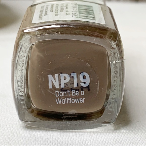 ✨HP✨Flower Beauty 3pc Lip Butter Beauty Gift Set - Picture 13 of 16